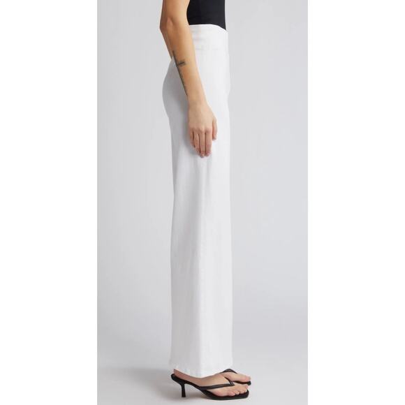 Frame The Jetset Wide Leg in White - Picture 8 of 15